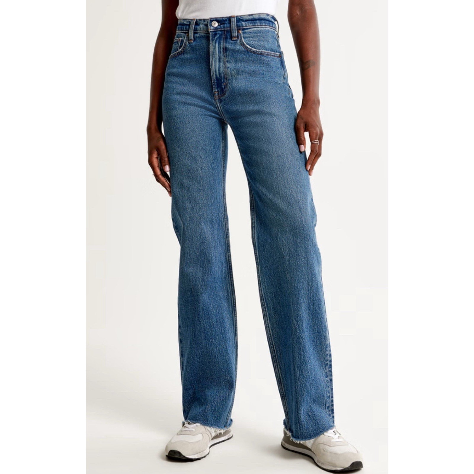 Abercrombie & Fitch The 90s Relaxed Jean High Rise Size 33