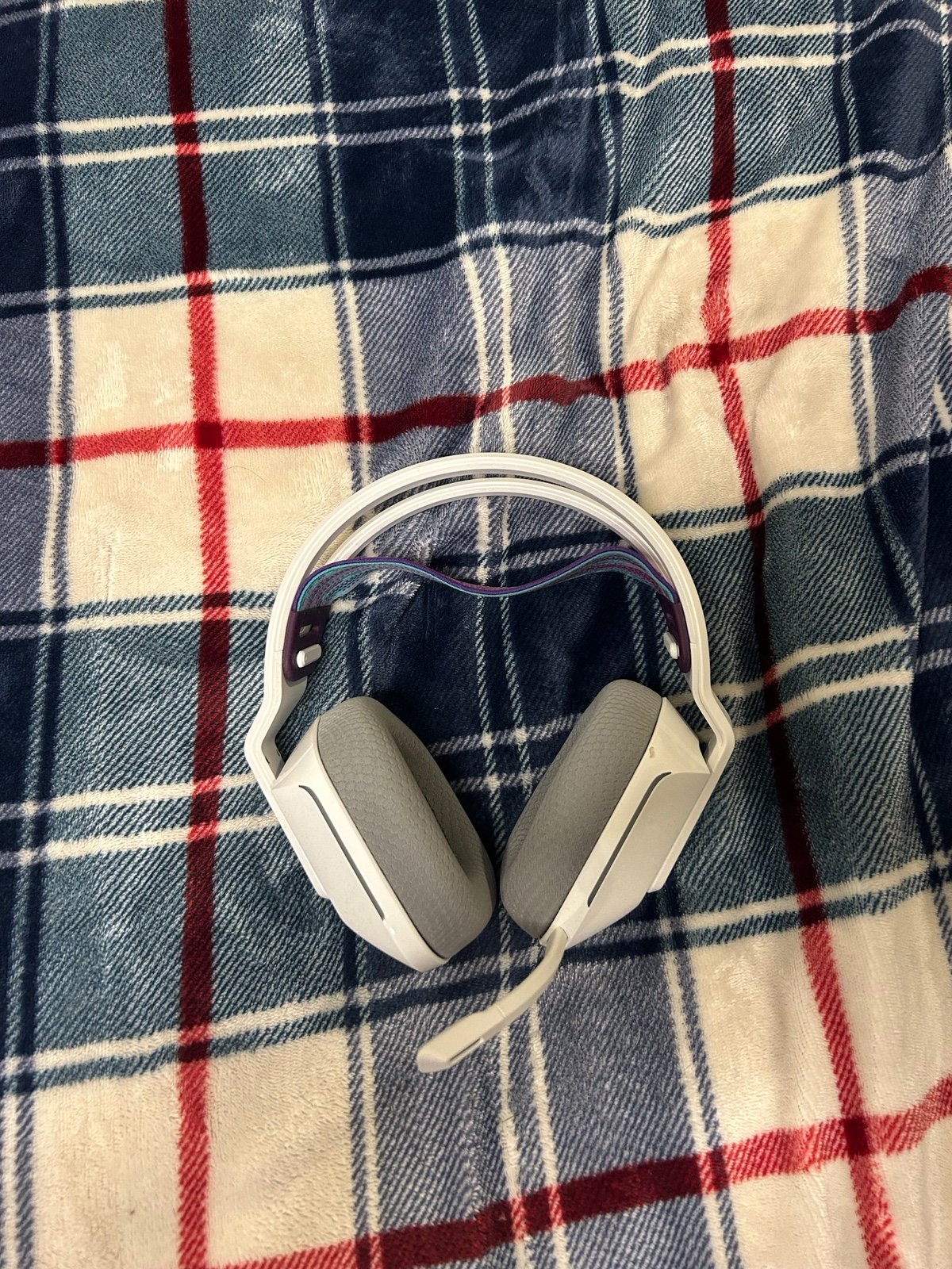 Logitech G733 LIGHTSPEED Wireless DTS Headphone:X V2.0 Gaming Headset in White