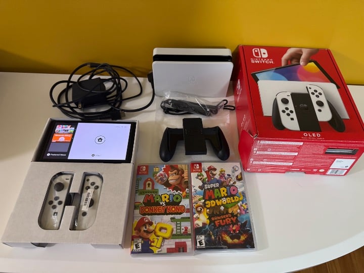 Nintendo Switch OLED bundle Mario vs donkey kong 3d world bowser's fury