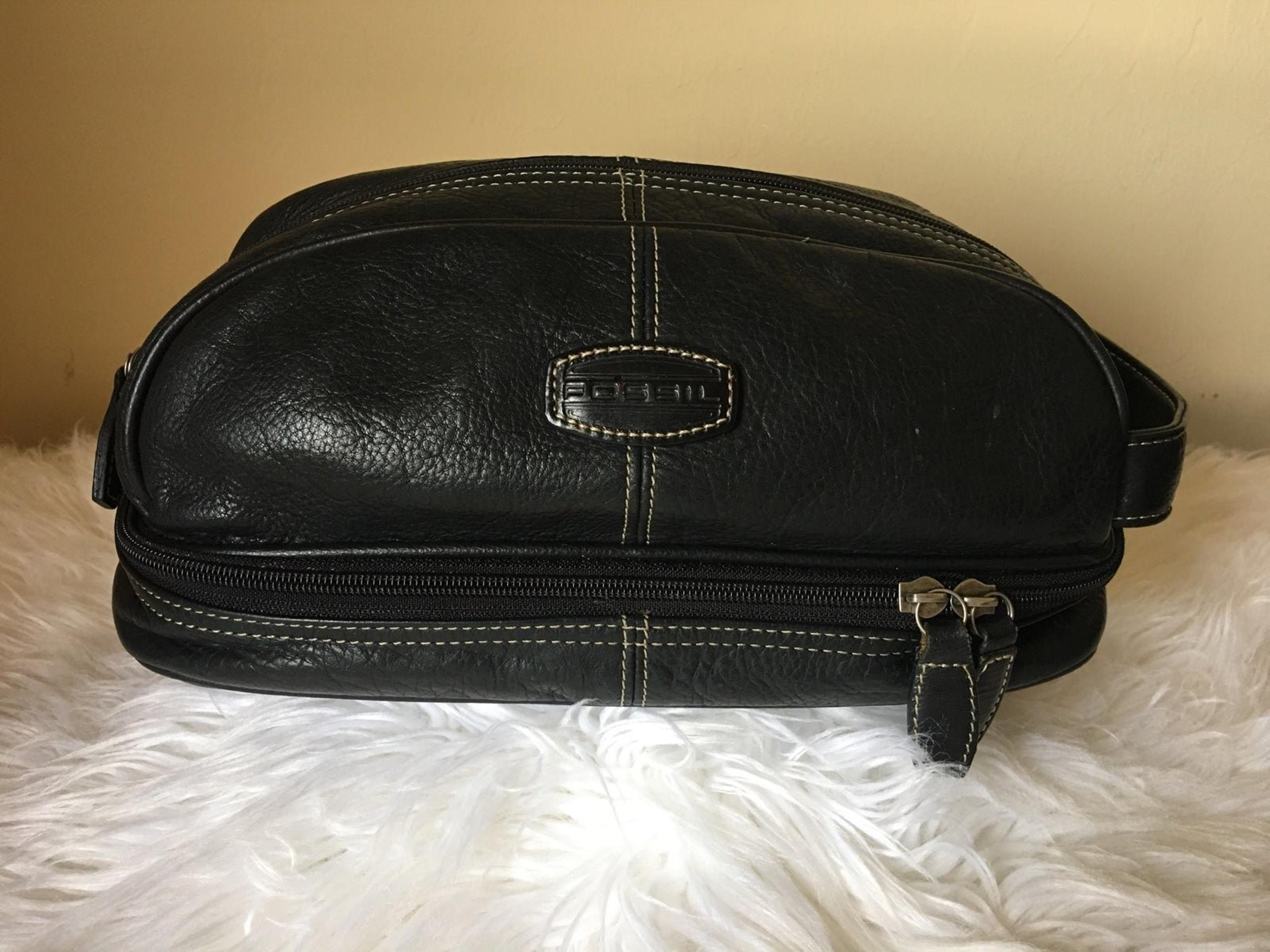 Fossil Men’s Black Leather Toiletry Bag