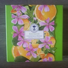 Neal's Yard Remedies REFRESH Organic