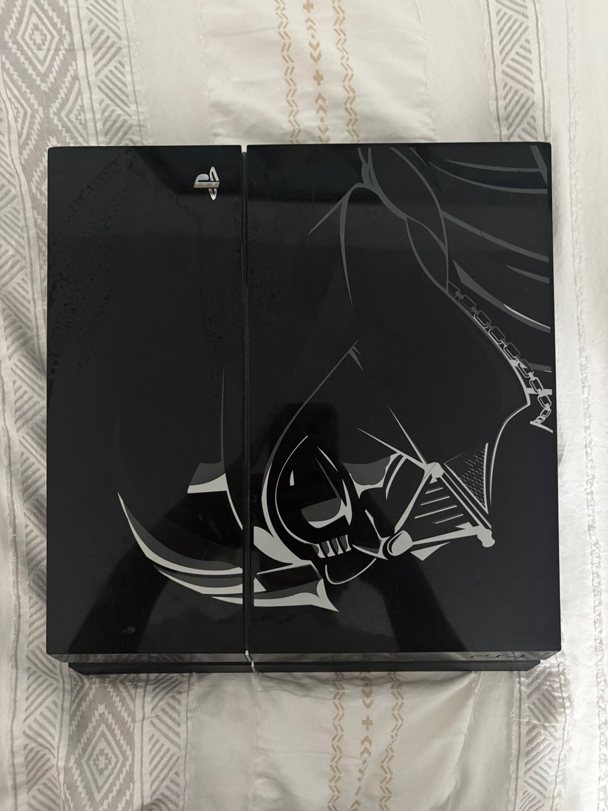 PS4 (Darth Vader Limited Edition)