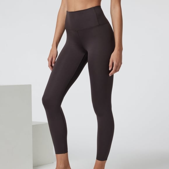 NWT Vuori Evolve Legging Sangria Purple Wine V1Uplift Yoga Pants 7/8 XS