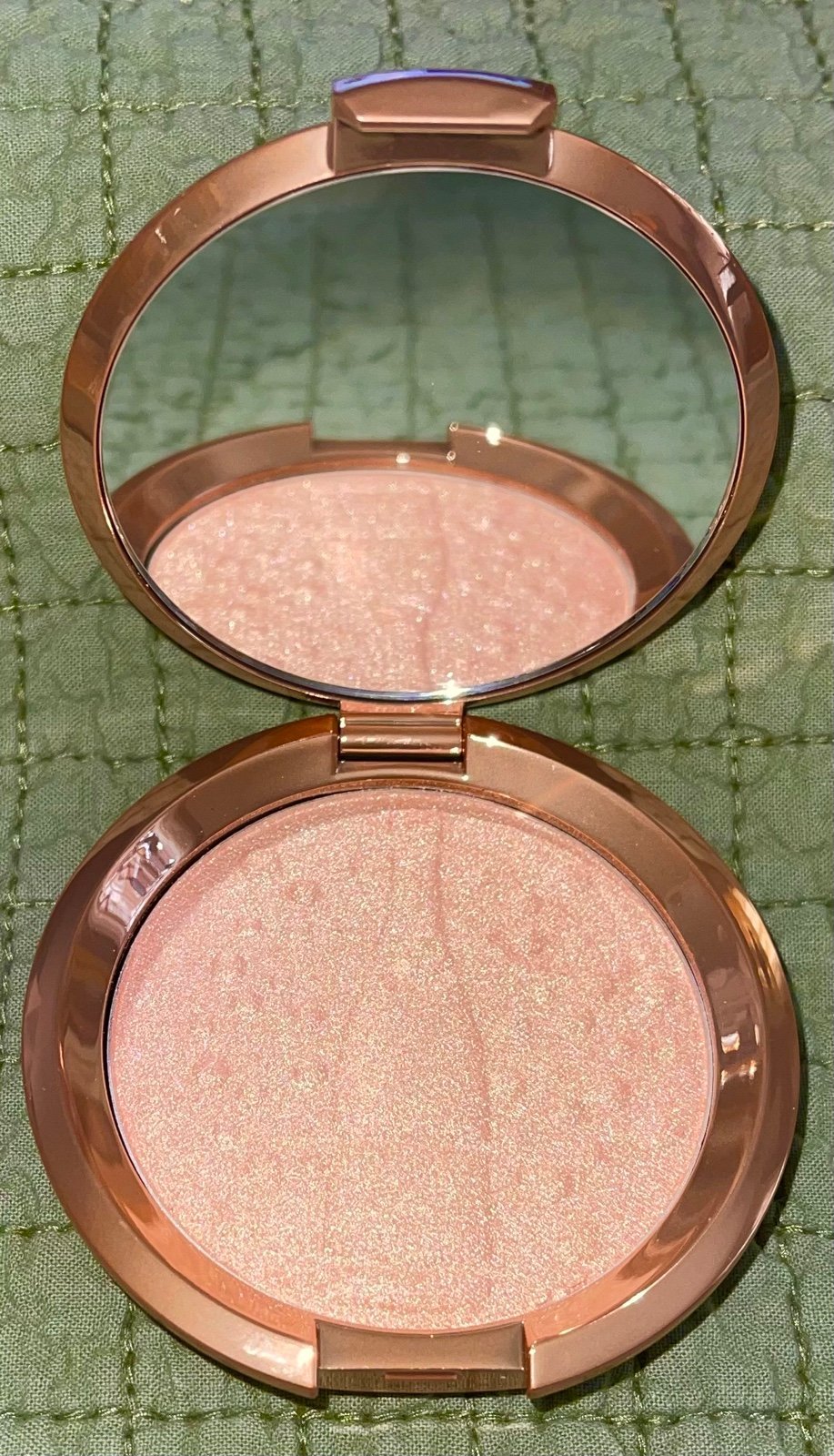 Becca Jaclyn Hill Champagne Pop Highlighter