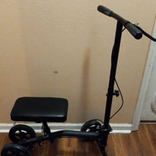 Orthopedic scooter/knee walker