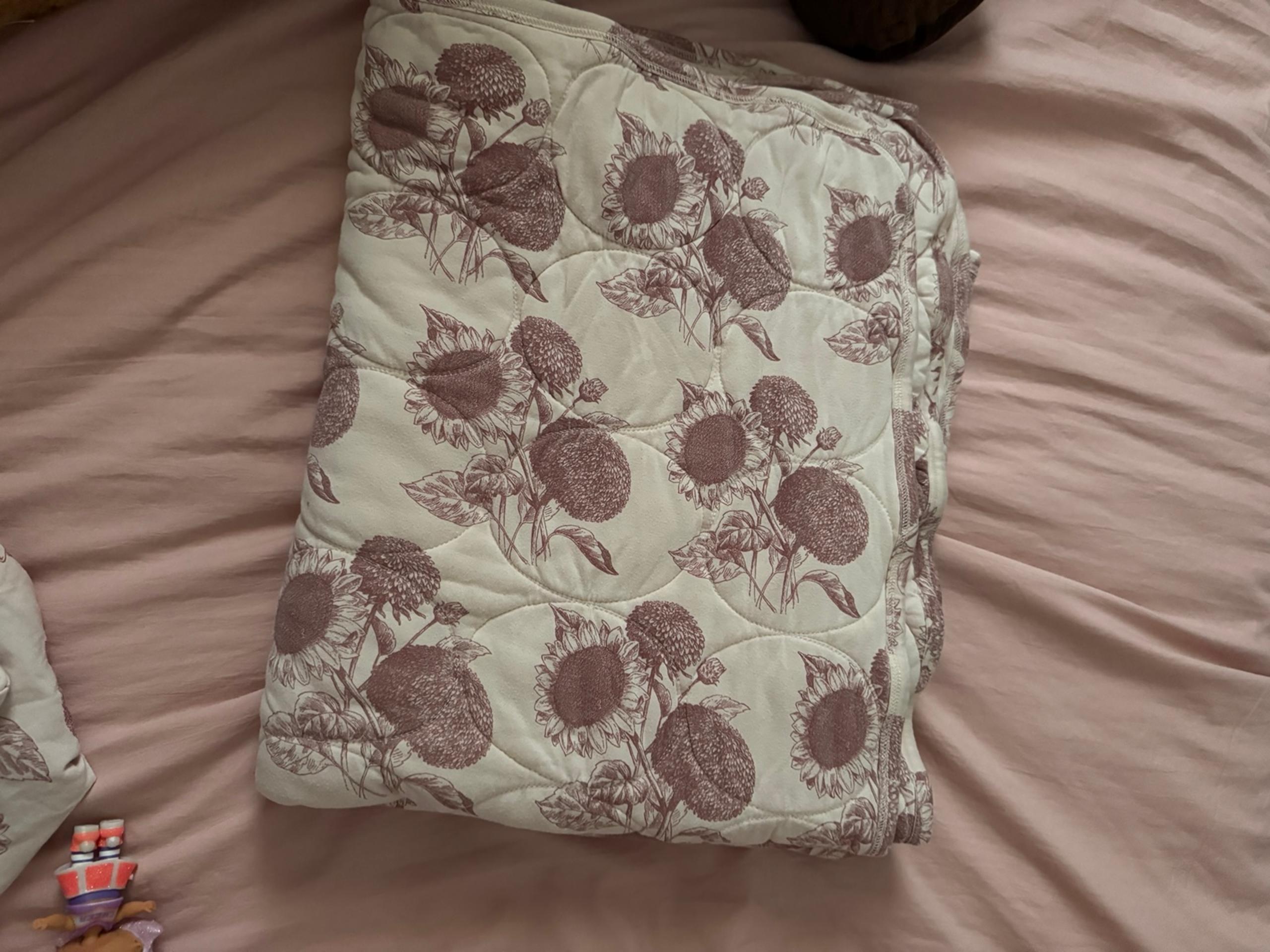Pink sunflower quilt Kate Quinn