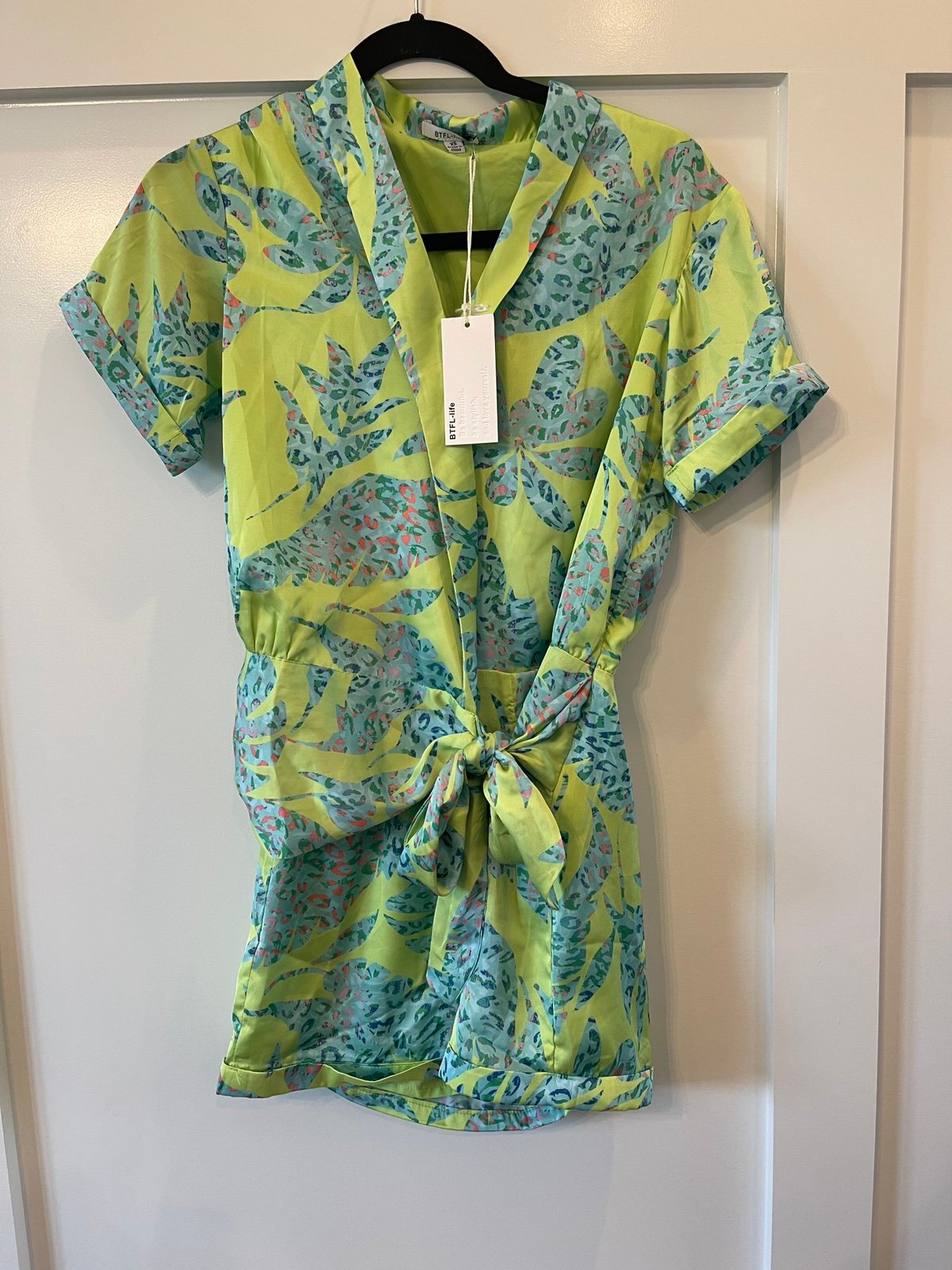 BTFL-Life Faux Wrap Short Sleeve Romper Lime Green Size XS NEW