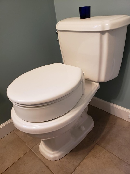 Toilet Seat Riser for Elongated Bowl with 3.5 Rise