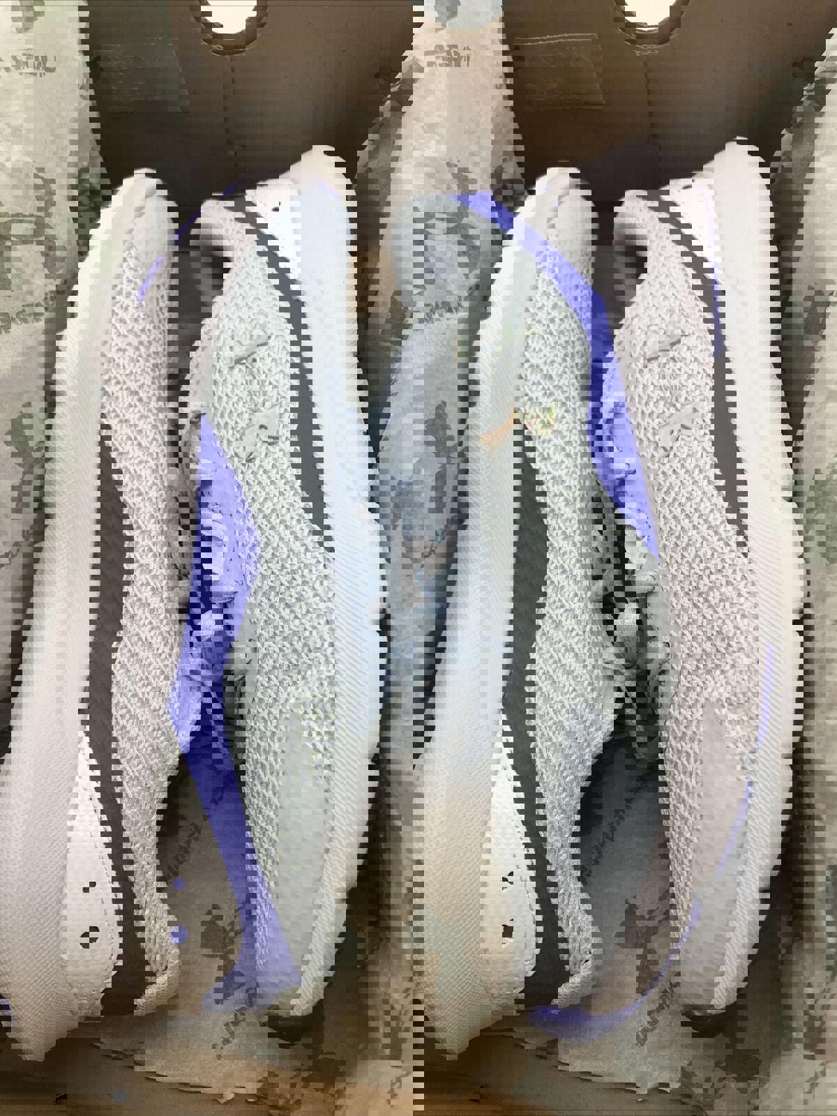 Under Armour UA GGS Surge 3 Blue/White Girl's Running Shoes - Size 4Y NWB