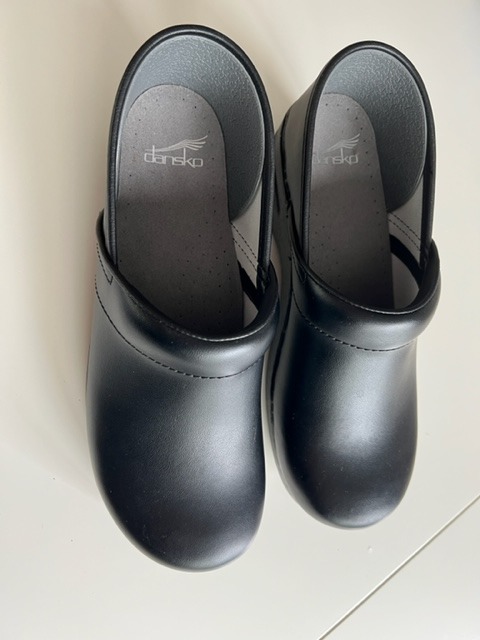 Dansko clogs for women size 10