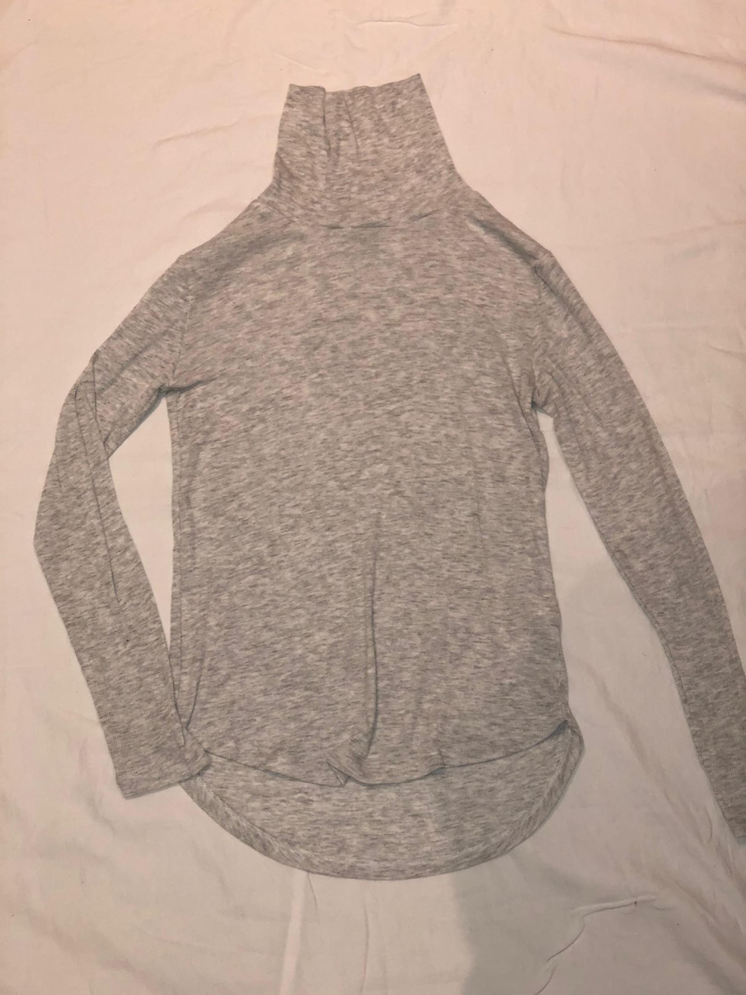 H&M grey turtle neck top