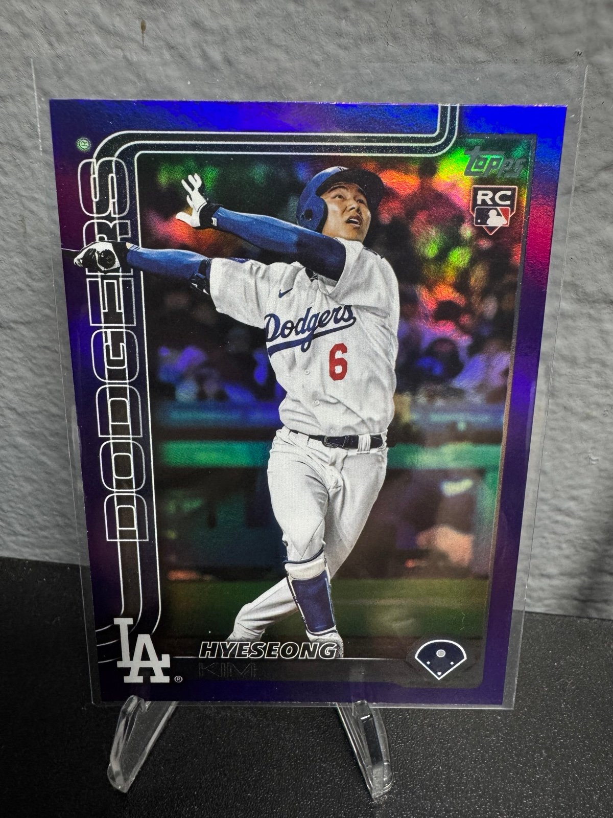 2025 Topps Series 2 Hyeseong Kim Purple Holo Refractor /250 (RC) #573 NM-MT