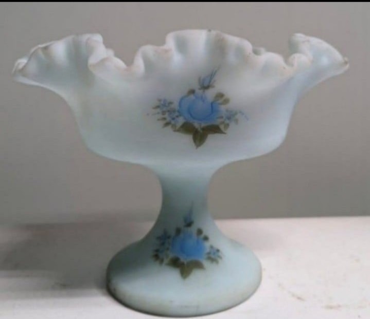Fenton pedestal bowl