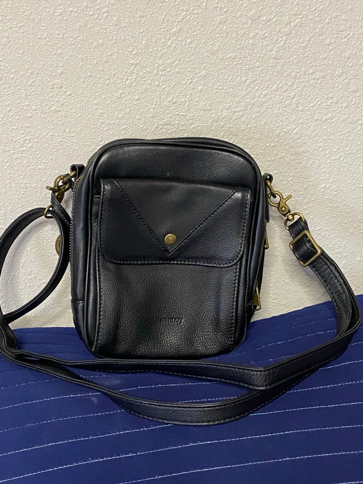 MINOOY Pebbled Leather Dual Zip THEA 2.0L Crossbody Bag