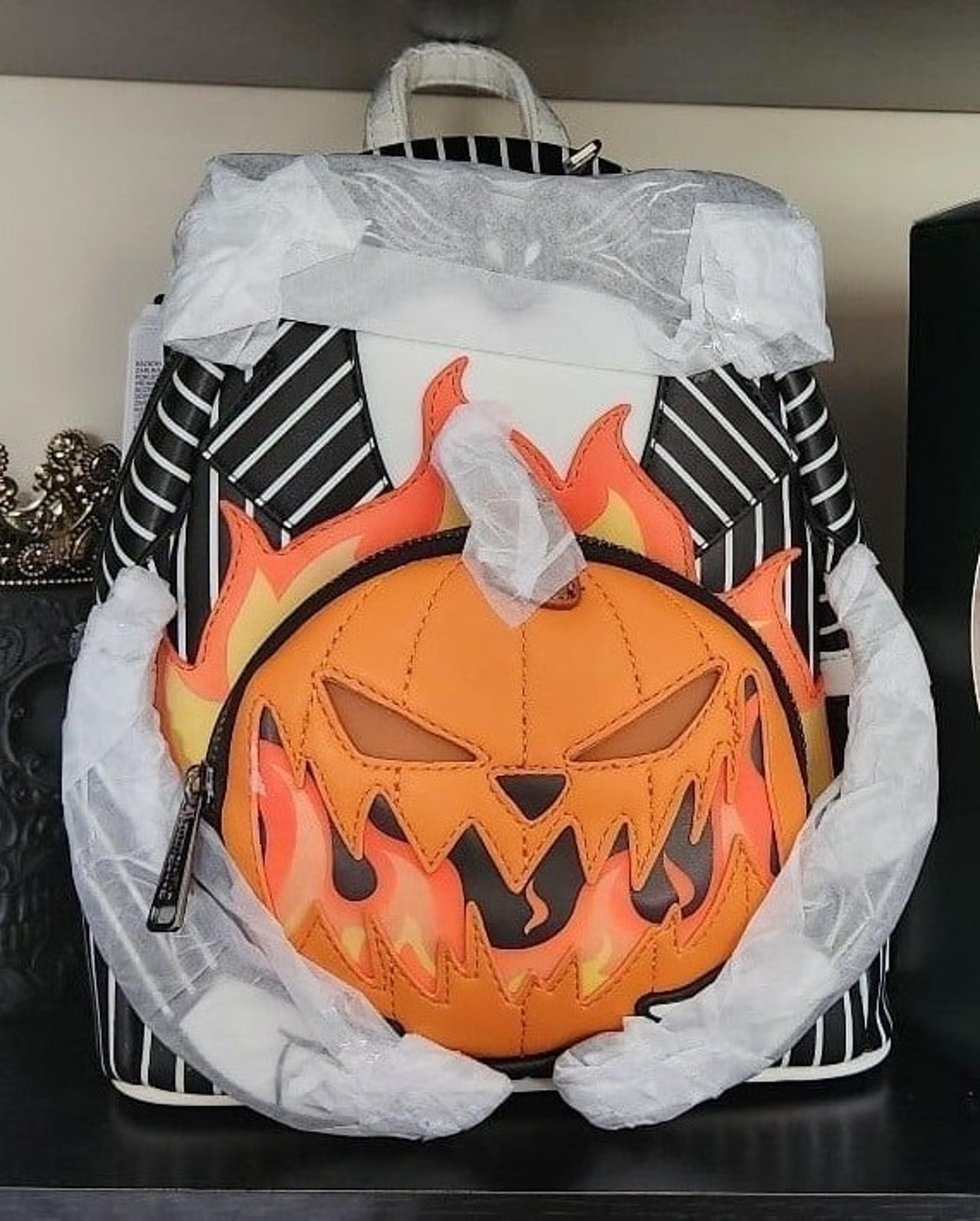 New Jack Skellington NBC glow in the dark Halloween Loungefly backpack