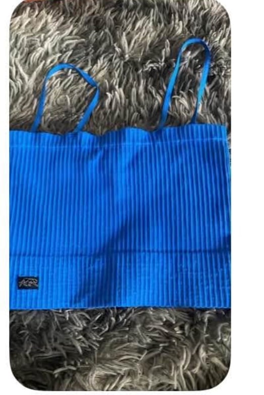 Tiger Friday Sonder crop top size AXS-AXL