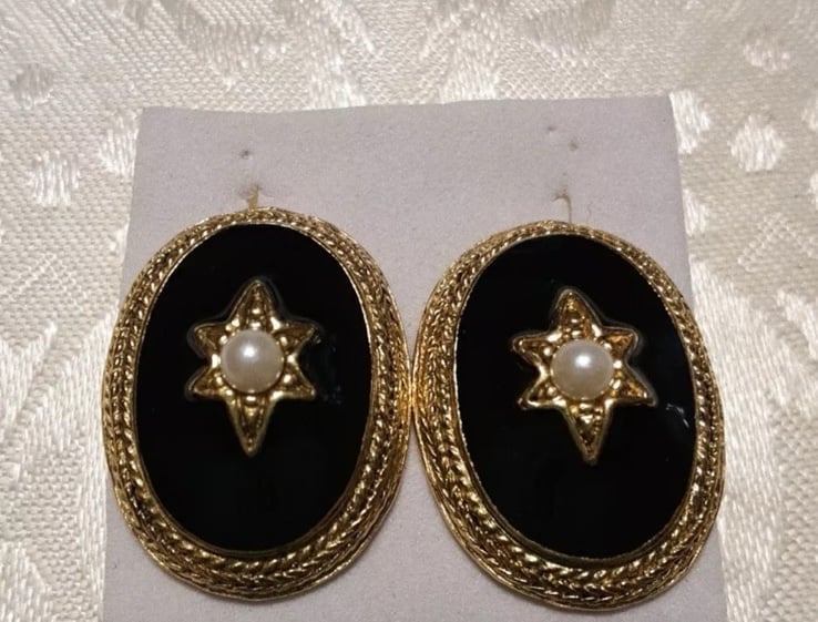 Vintage Star, White Simulated pearl Stud earrings