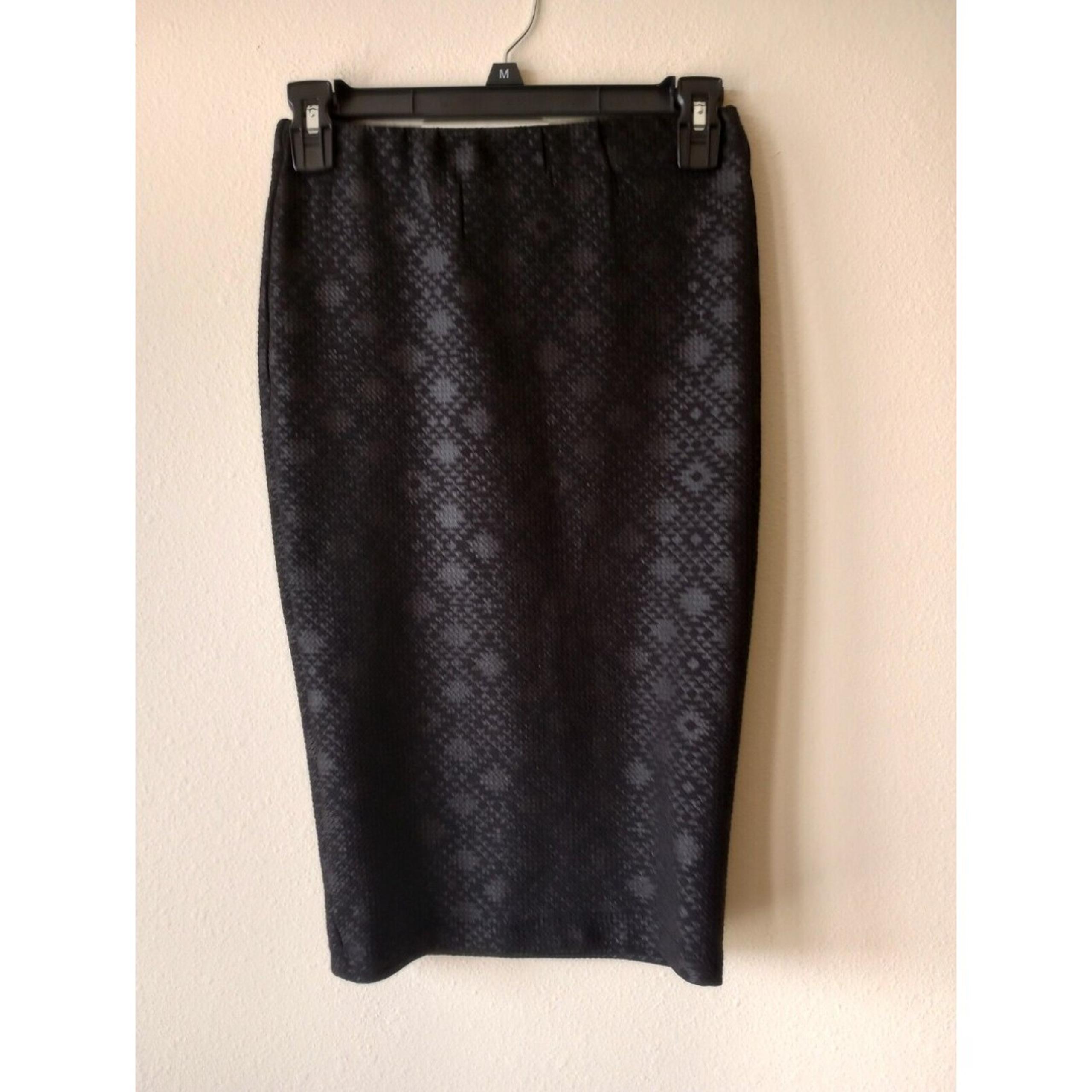 BCX Women's Black Knee Length Pencil Stretch Skirt Size S (W24)