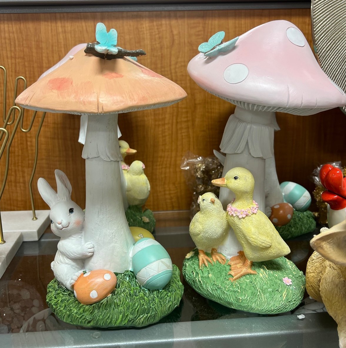 2 Easter mushroom decor !