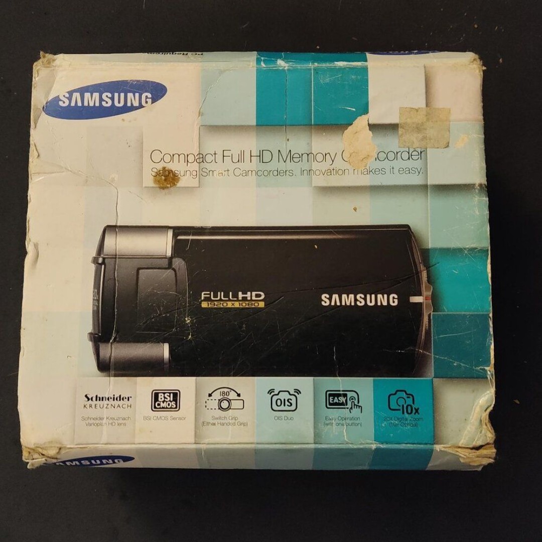 Samsung HMX-Q130BN/XAA Q130 Full Hd Digital Camcorder NEW IN BOX