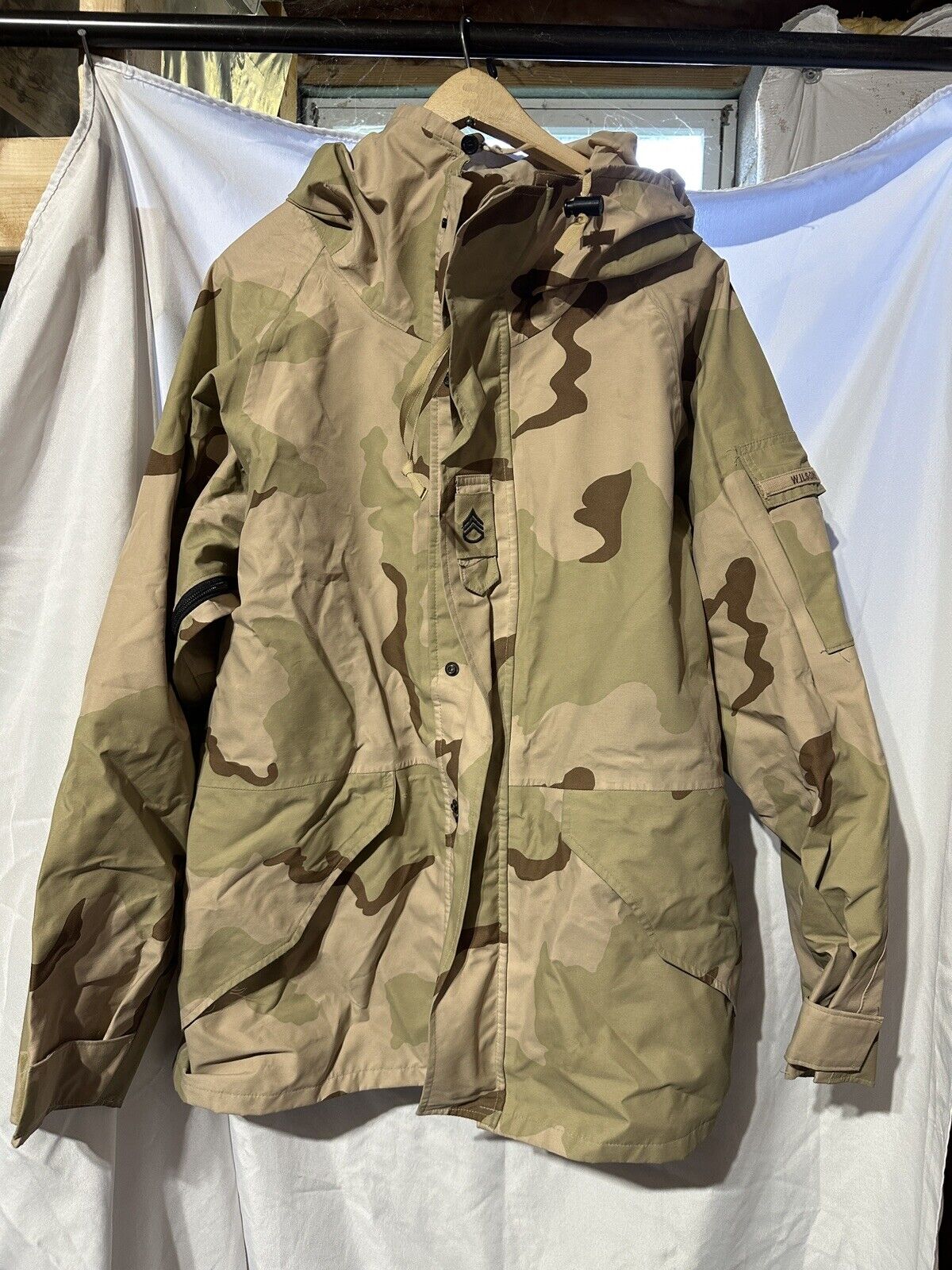 US Army Gore-Tex Medium Regular Parka Coat Jacket Desert Camo DCU USGI