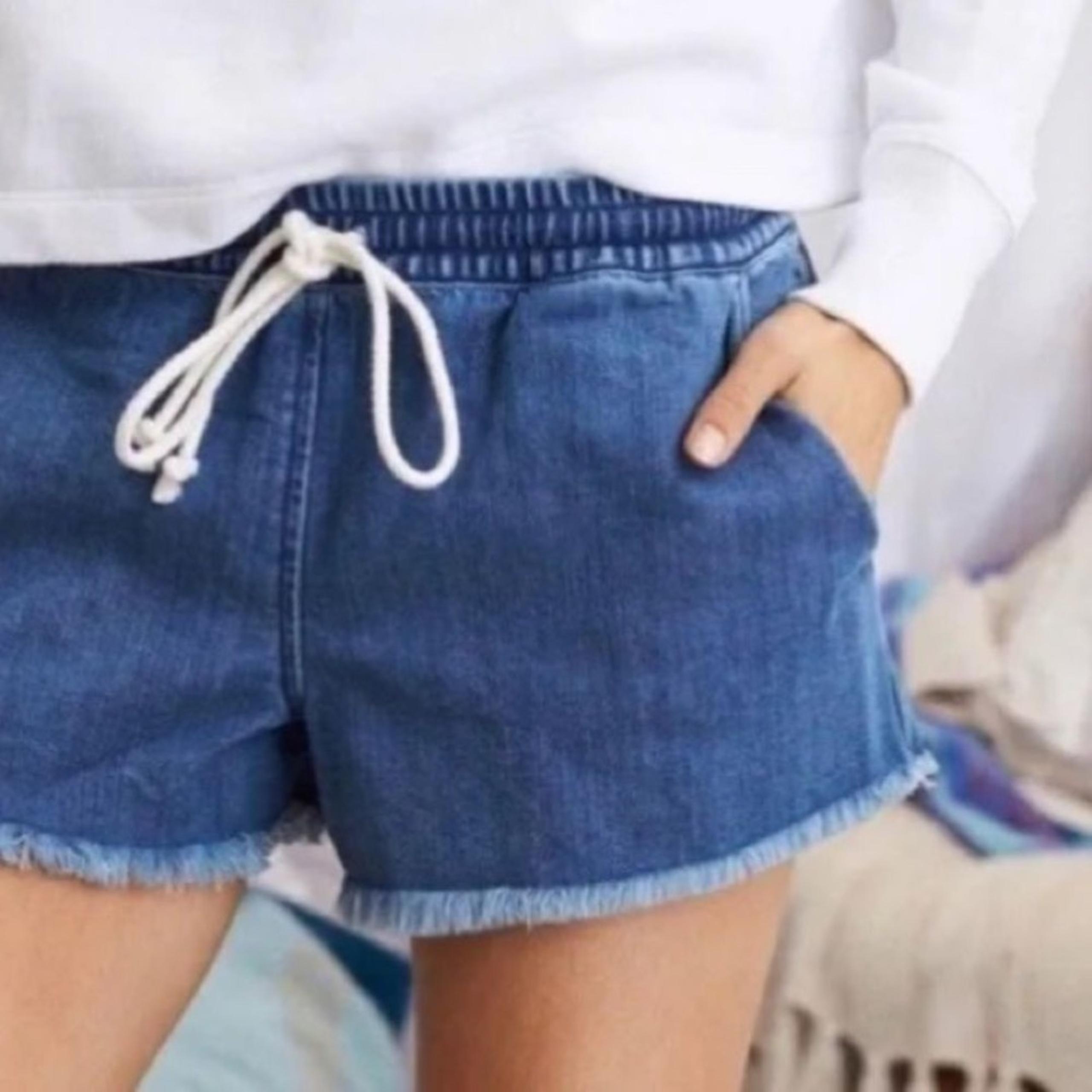 Aerie Medium Wash Chambray Frayed Hem Pull On Elastic Waist Shorts Womens M