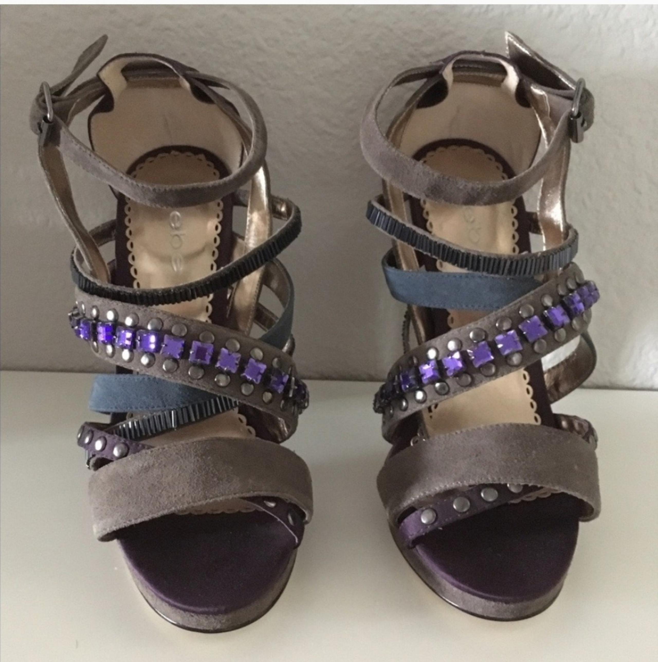$160 NEW Bebe Crystal Studded Beaded Purple Grey Dress High Heels Shoes
Size 7