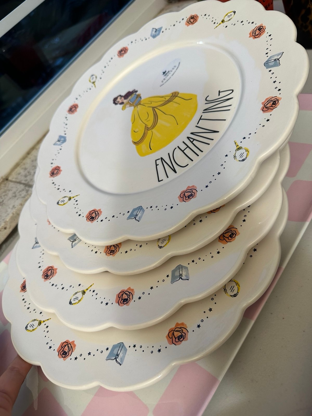 4 Scalloped Beauty and the Best Enchanting Plates