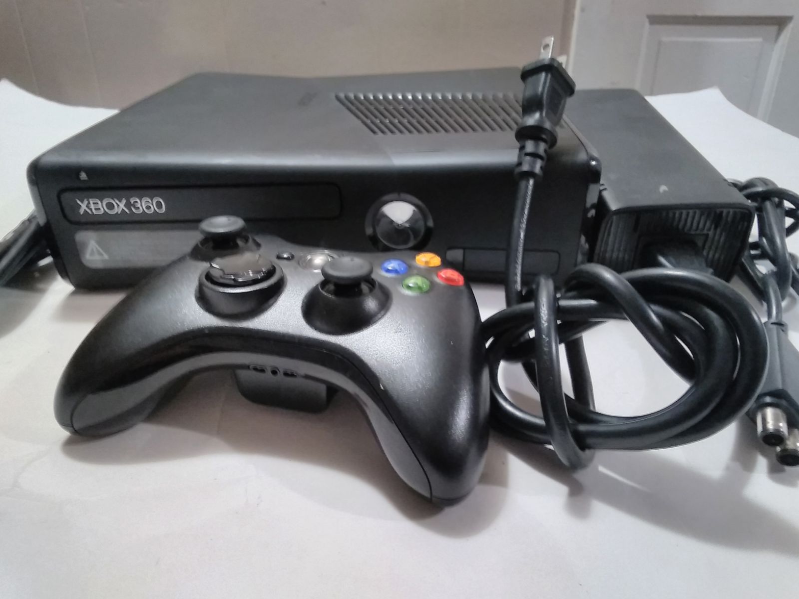 Xbox 360 S 1439 4GB Console