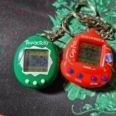 tomagotchi and digipooch 1997