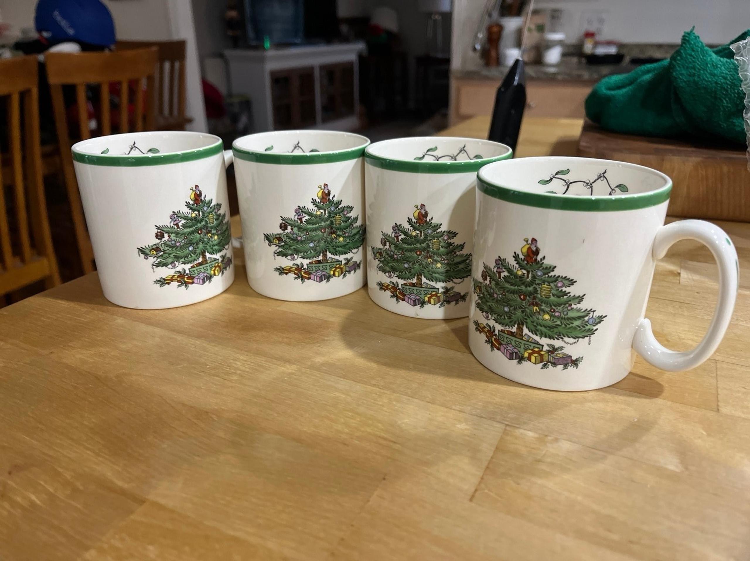 Spode Christmas Tree Collection Set of 4 Mugs
