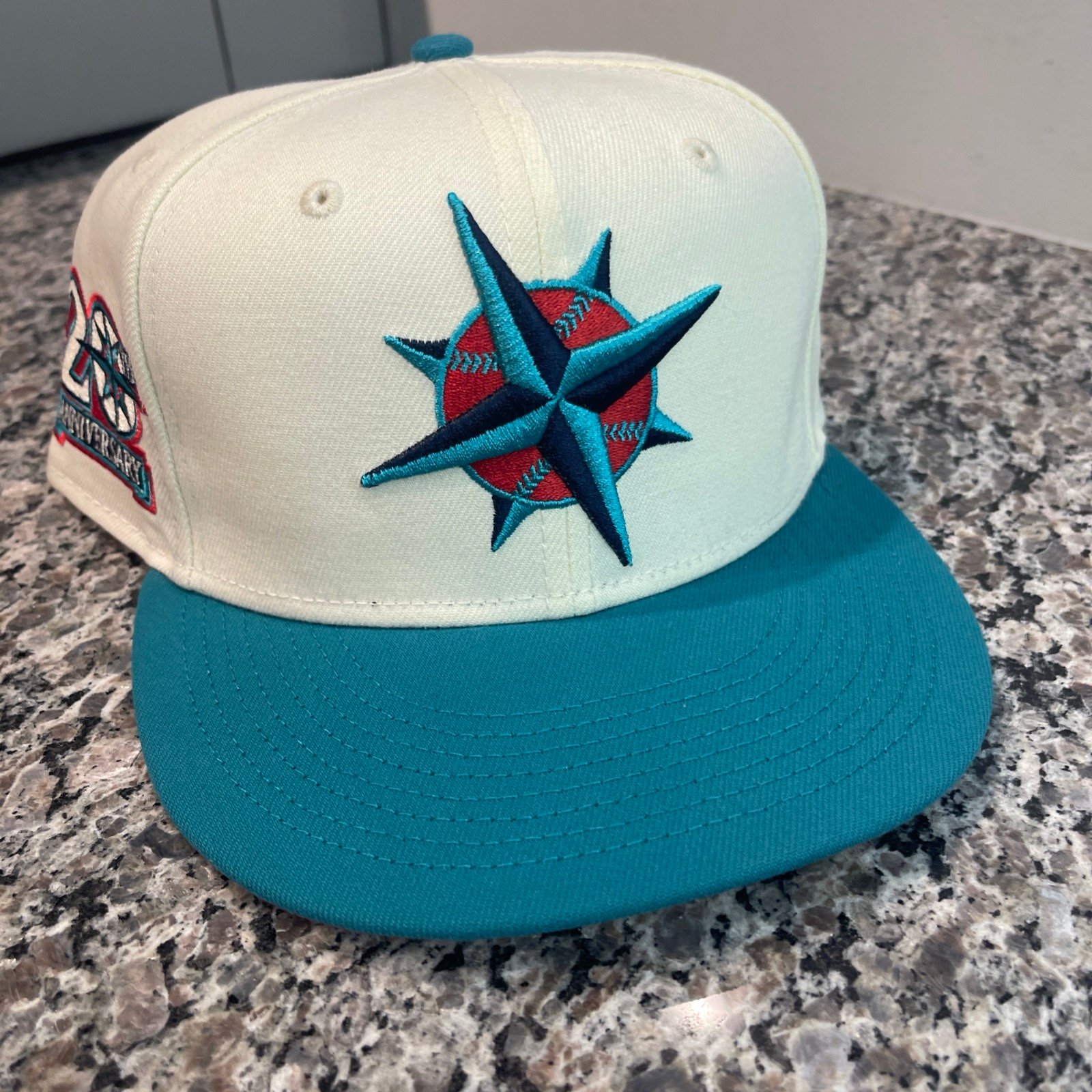 Off White Seattle Mairners 20th Anniversary Aqua Visor Red UV Fitted Size 7 1/2