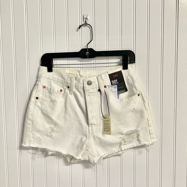 M/27 Levi’s NWT White 501 High Rise Jean Shorts