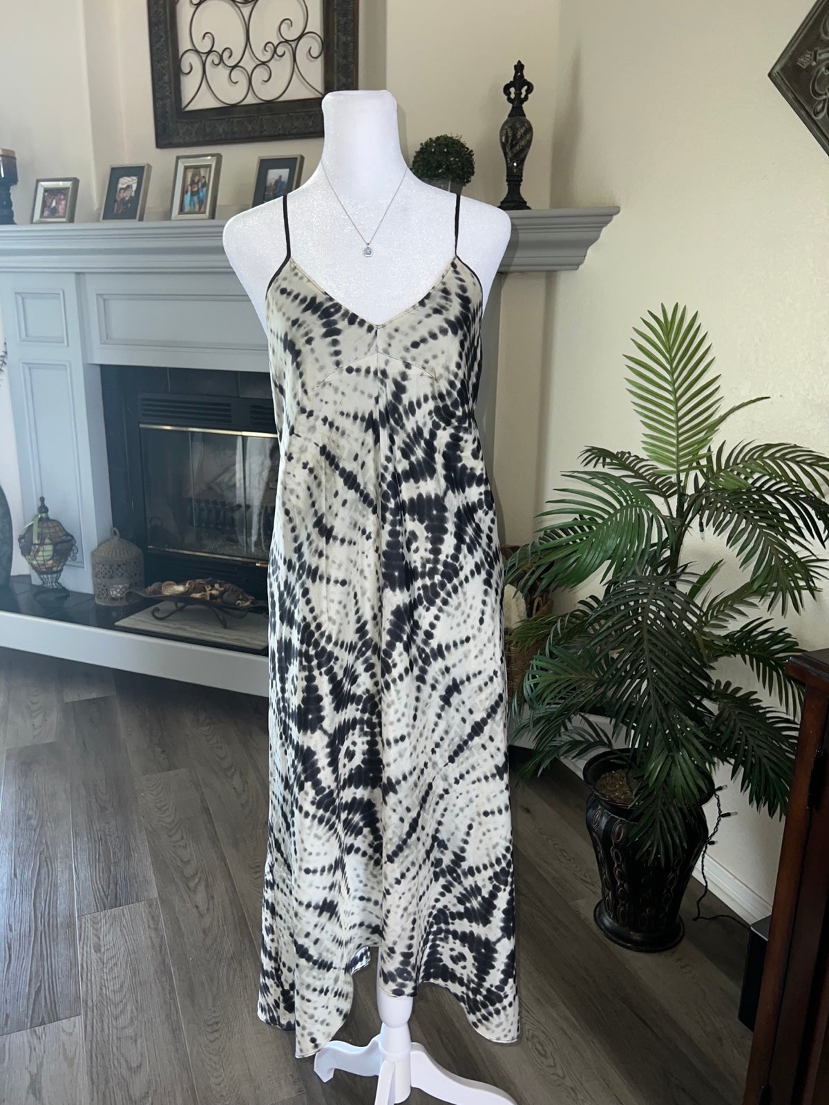Anthropologie Velvet Brand 100% Silk Dress