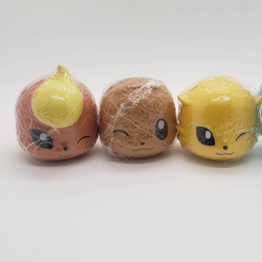 NEW Jolteon Eevee Flareon Pokemon Center Japan figure Authentic