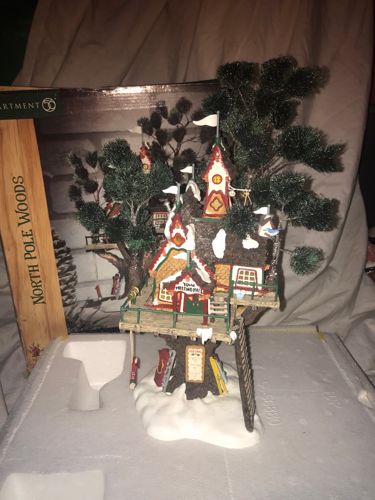 Department 56 north pole woods town meeting hall