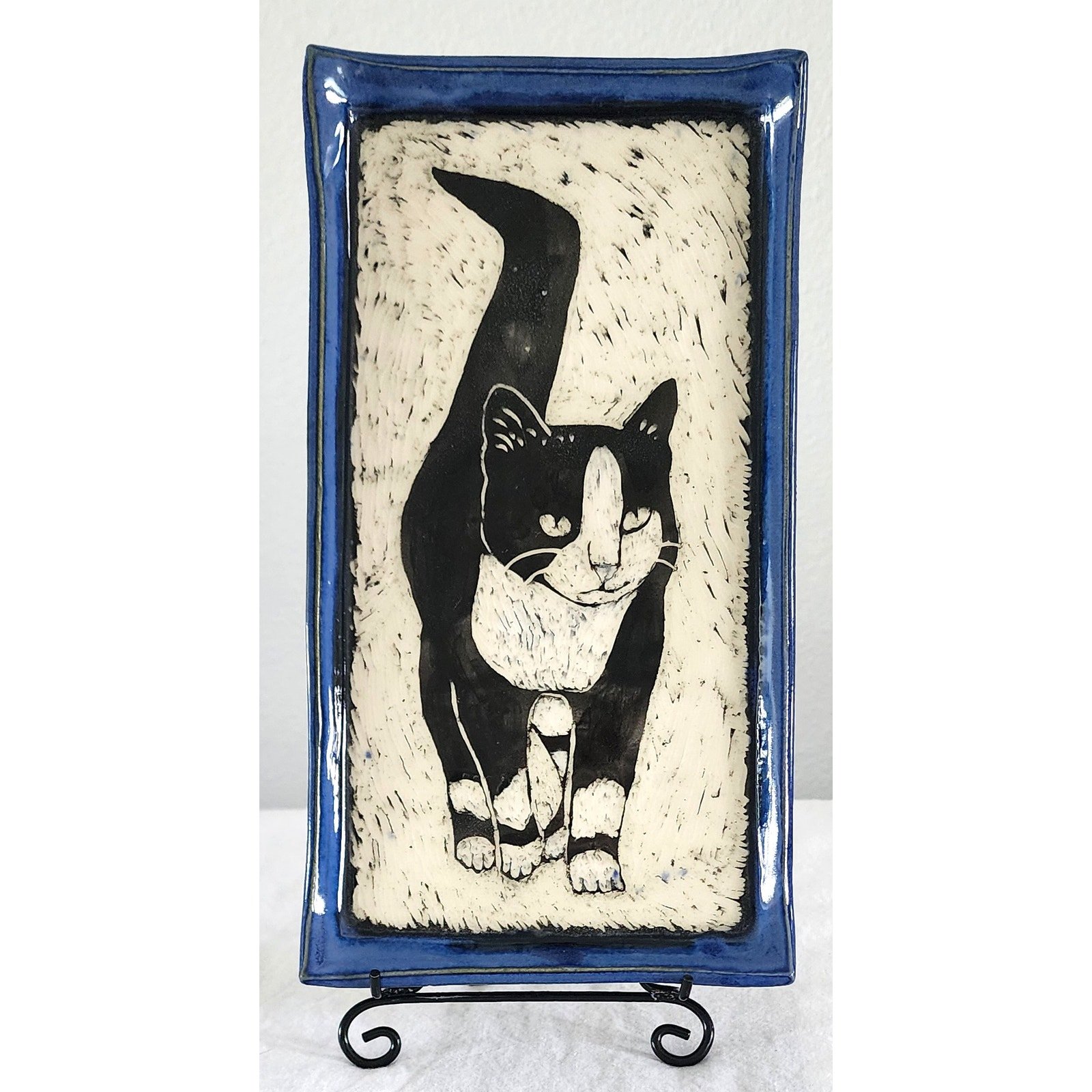 Unique Goldhawk Pottery Sgraffitto Tuxedo Cat Stoneware Plate Serving Platter