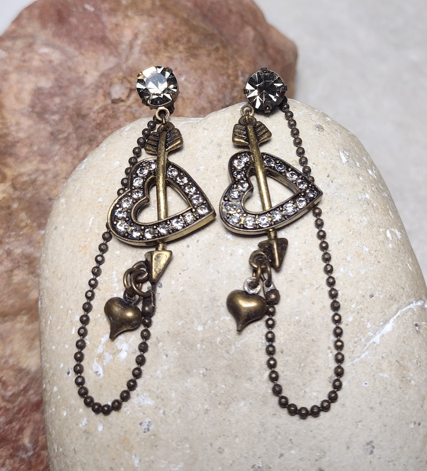 Vintage Betsey Johnson Heart Arrow Crystal Antique Gold Dangle Drop Earrings