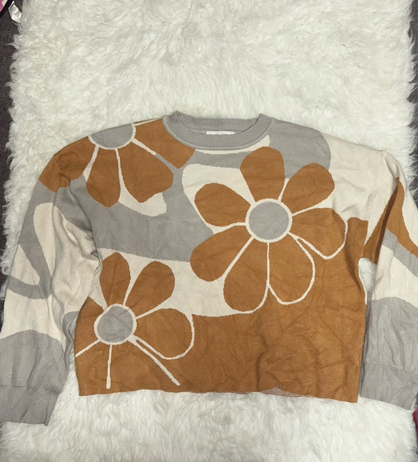 Neutral ground sweater