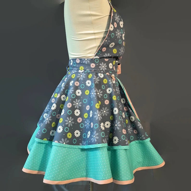 Full figured Retro Inspired Apron, Poodle skirt apron, 50's Full bib apron, Wome