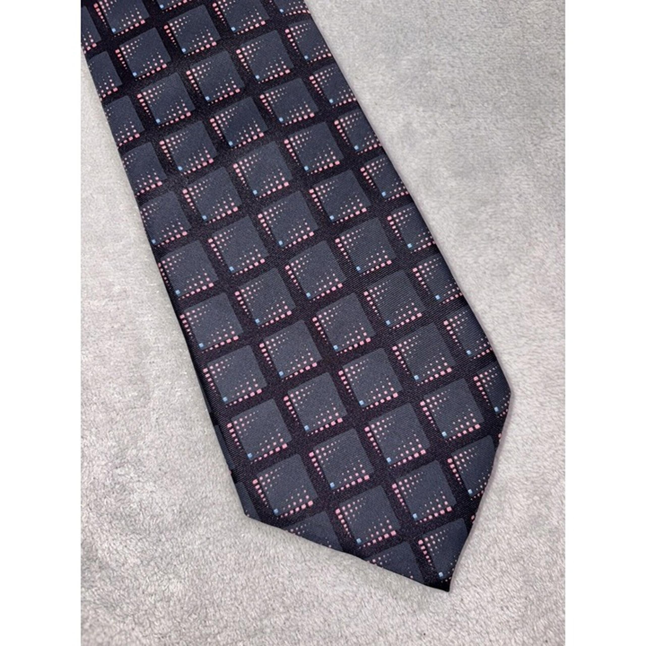 Barney’s New York Made In Italy 100% Silk Men’s Tie Fast Shipping!