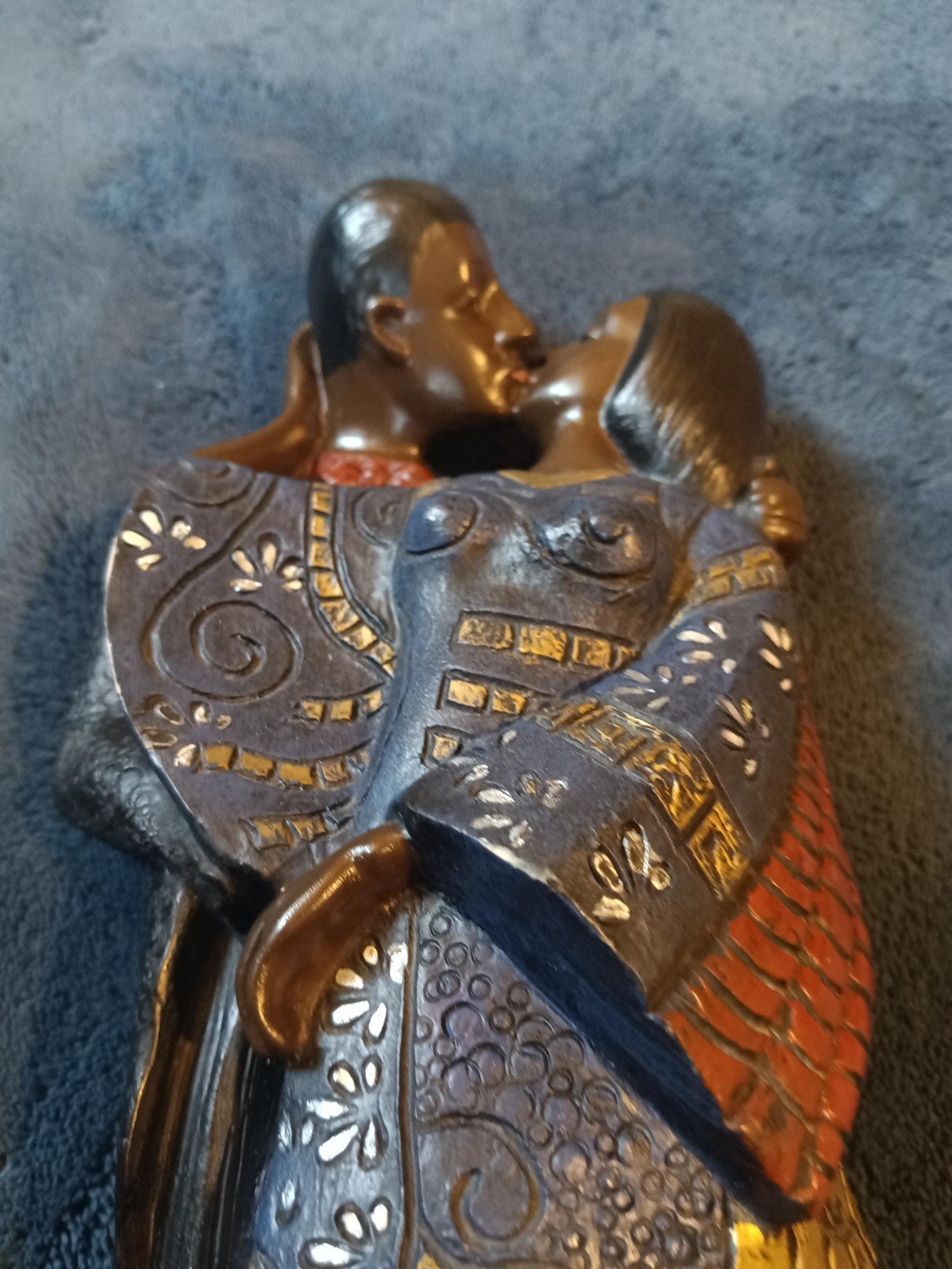 Couples figurines