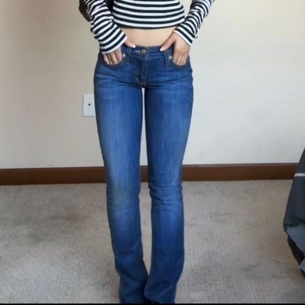 Rock & Republic Abigail Low Rise Flare Blue Jeans