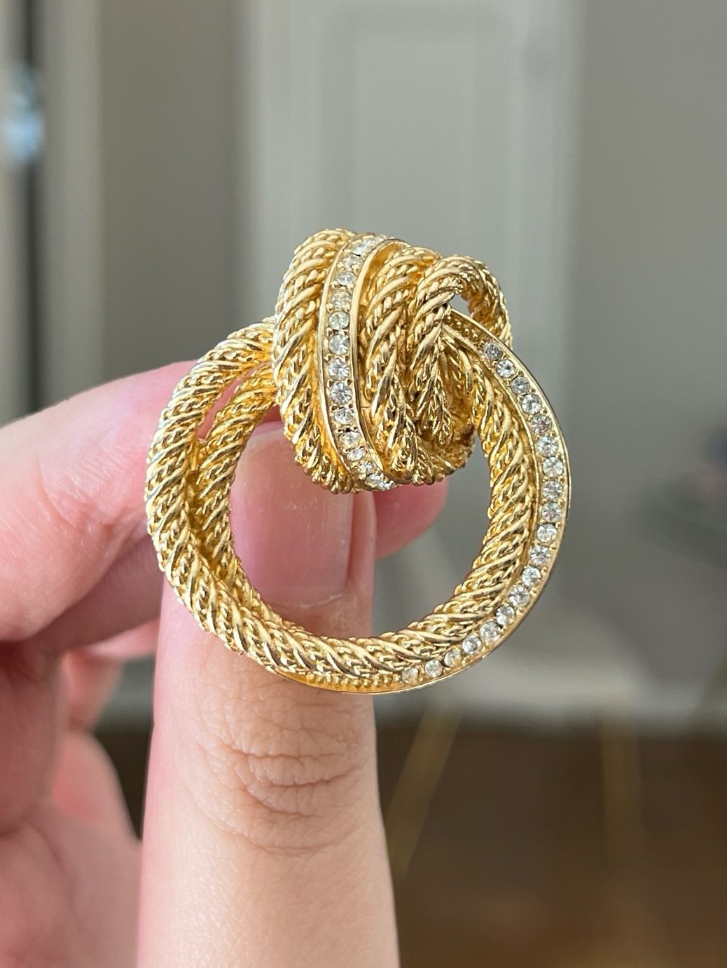 Vintage Christina Dior Chain Knot Rope Rhinestone Braided Gold Round Brooch Pin