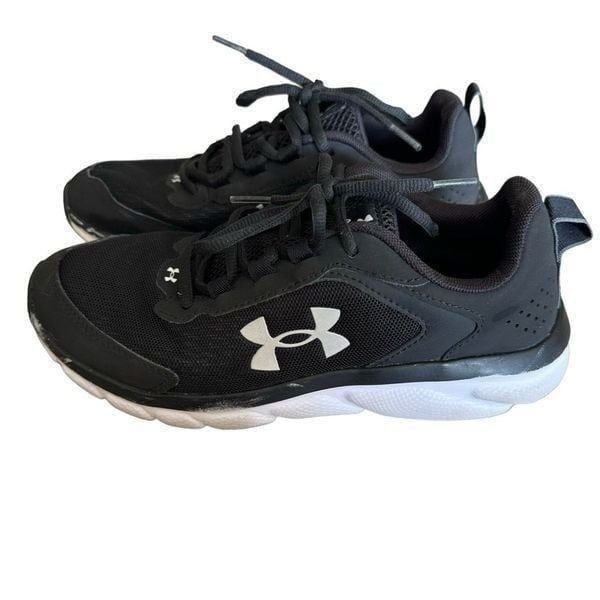 Under Armour Charged Running Shoe Black/White Kids Athletic Sporty Shoes SZ 5.5