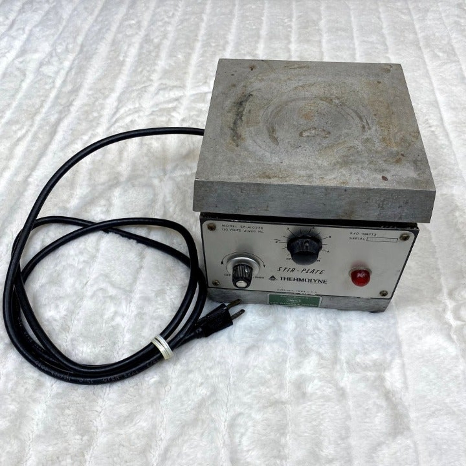 Vintage Van Waters & Rogers SP-A1025B THERMOLYNE Stir-Plate & Hot Plate