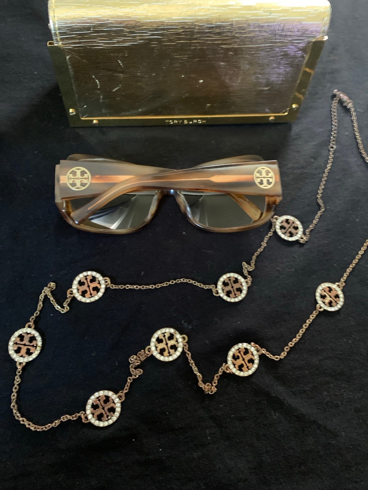 TORY BURCH SUNGLASSES AND NECLACE