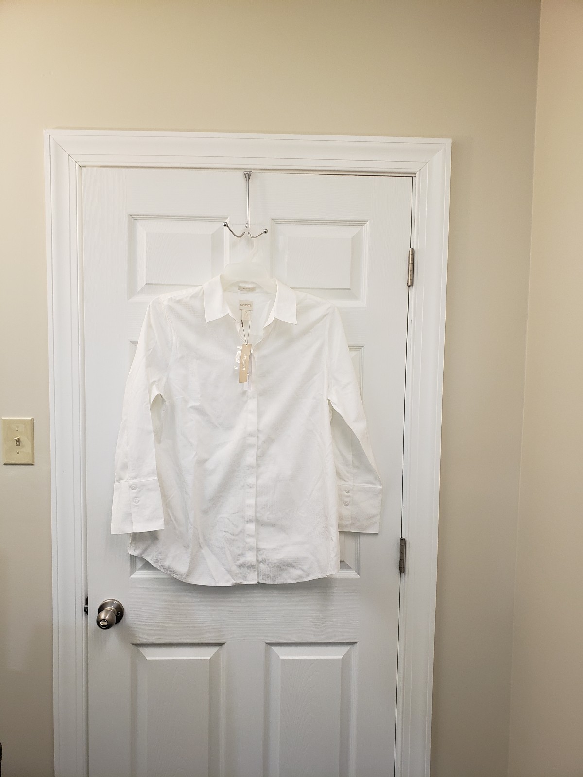 Chico's NWT, No Iron, Animal patch white button down blouse, SZ 2, LG