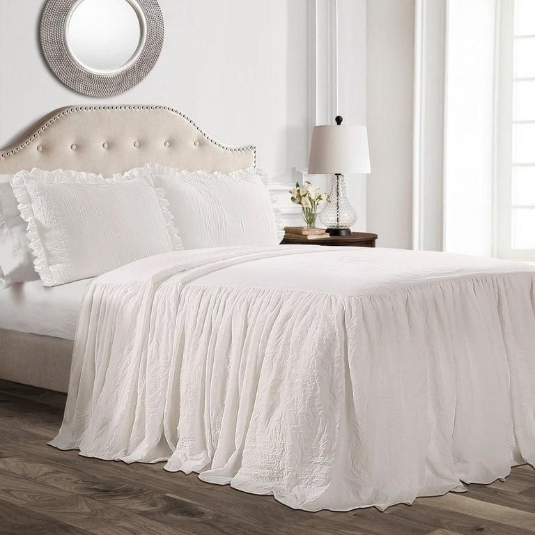 NWOT Lush Bedspread Set. Very Classy