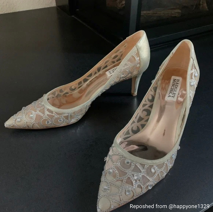 Badgley Mischka low-heel pumps